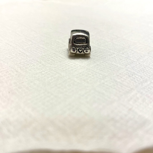 RETIRED Authentic Pandora car - Picture 3 of 6